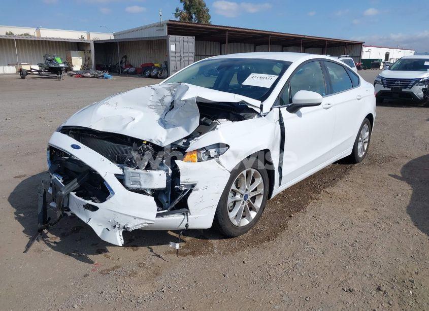 Photo 2 of 2020 Ford Fusion SE (VIN 3FA6P0HD7LR189589)
