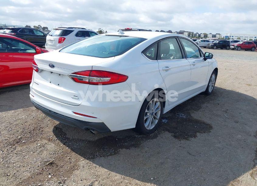 Photo 4 of 2020 Ford Fusion SE (VIN 3FA6P0HD7LR189589)