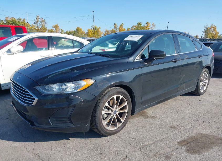 Photo 2 of 2020 Ford Fusion SE (VIN 3FA6P0HD7LR191293)