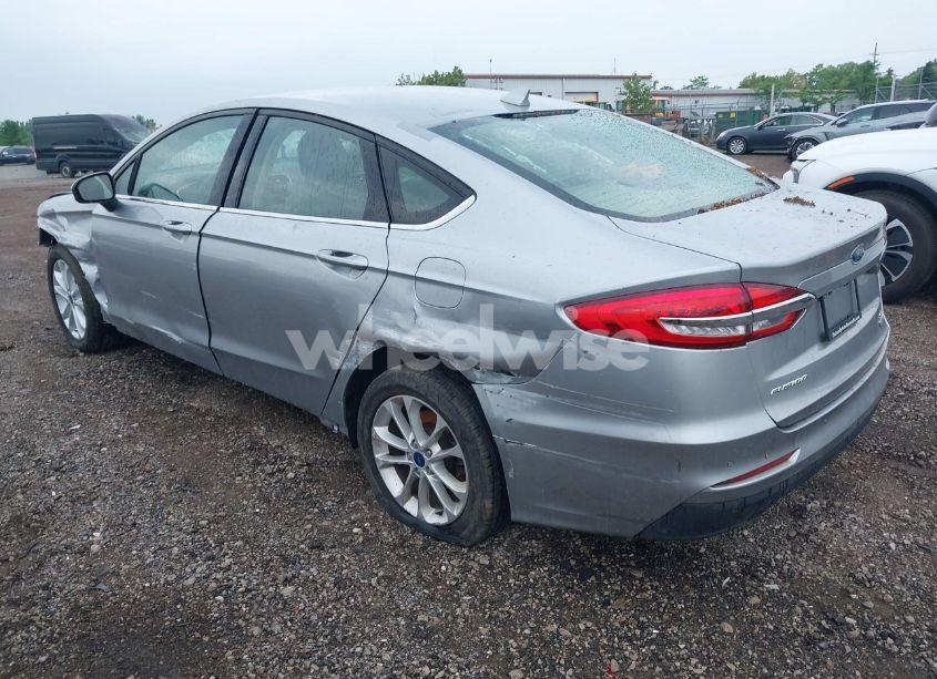 Photo 3 of 2020 Ford Fusion SE (VIN 3FA6P0HD7LR195277)