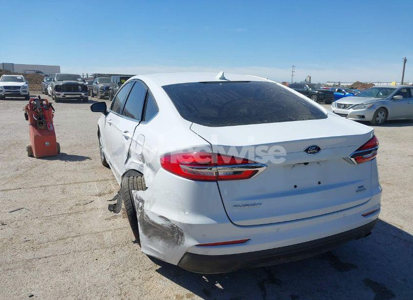 Photo 3 of 2020 Ford Fusion SE (VIN 3FA6P0HD7LR202728)