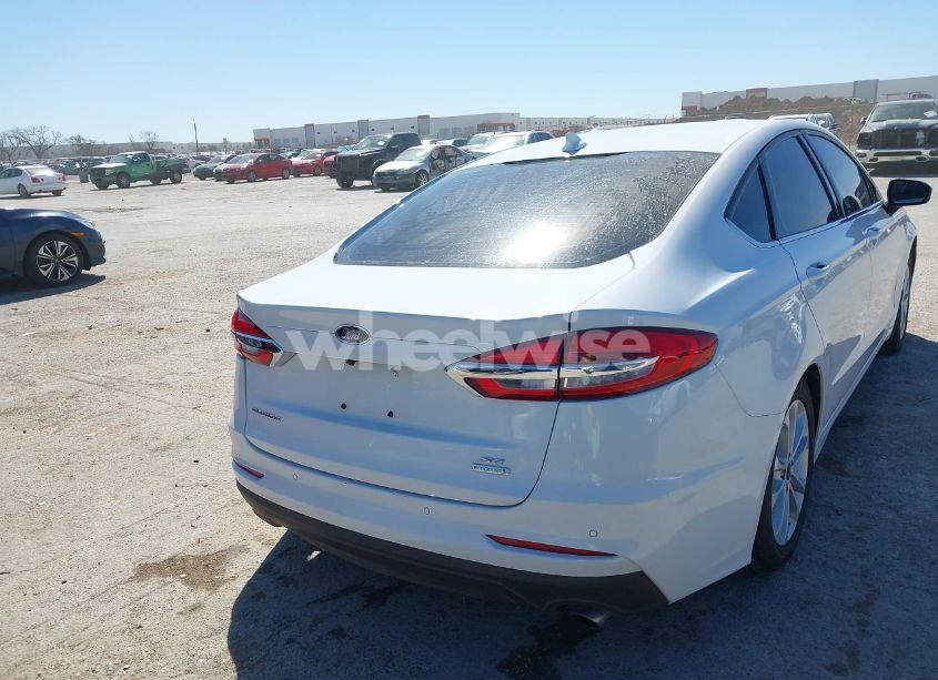Photo 4 of 2020 Ford Fusion SE (VIN 3FA6P0HD7LR202728)