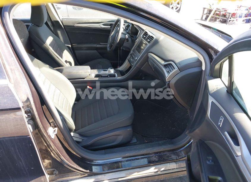 Photo 5 of 2020 Ford Fusion SE (VIN 3FA6P0HD7LR259933)