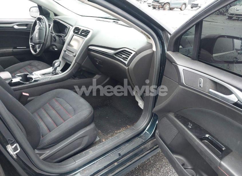 Photo 5 of 2014 Ford Fusion SE (VIN 3FA6P0HD8ER190088)