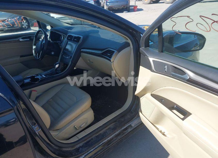 Photo 5 of 2014 Ford Fusion SE (VIN 3FA6P0HD8ER190415)