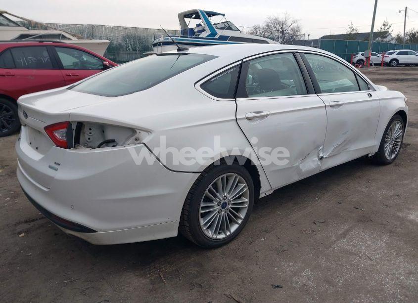Photo 4 of 2014 Ford Fusion SE (VIN 3FA6P0HD8ER192360)