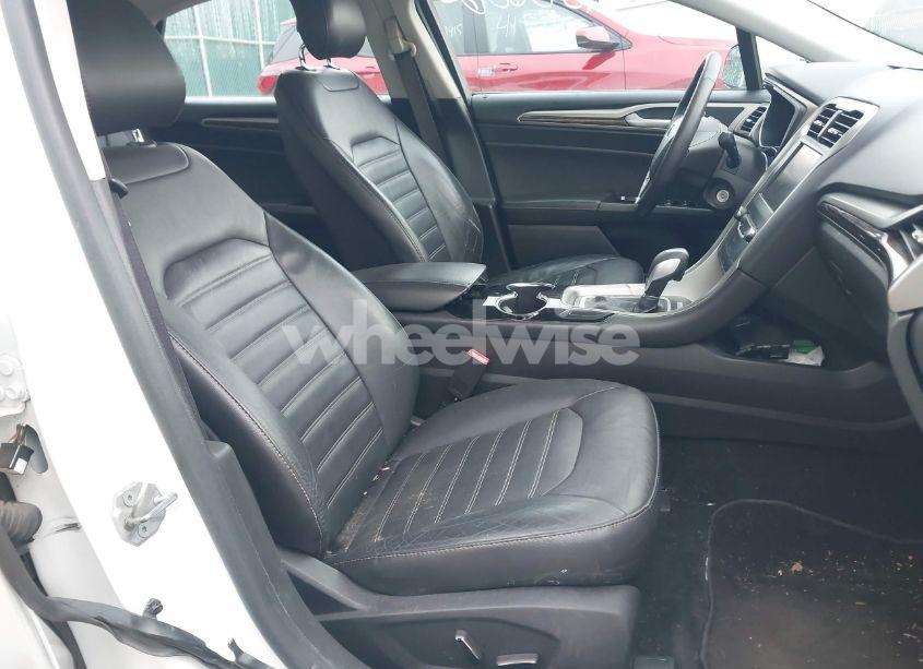 Photo 5 of 2014 Ford Fusion SE (VIN 3FA6P0HD8ER192360)