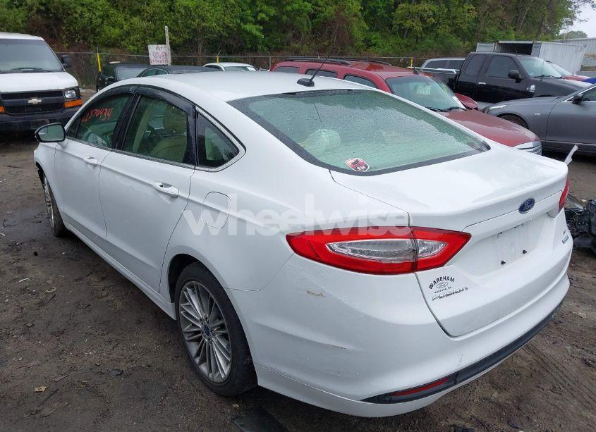 Photo 3 of 2014 Ford Fusion SE (VIN 3FA6P0HD8ER238057)