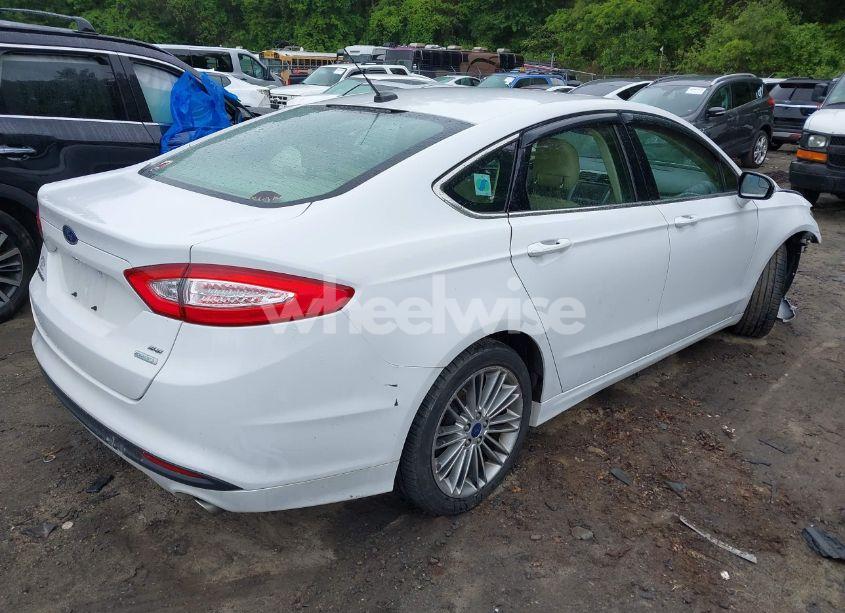 Photo 4 of 2014 Ford Fusion SE (VIN 3FA6P0HD8ER238057)