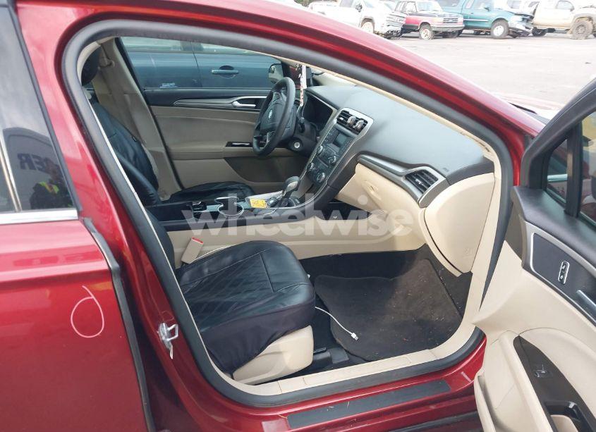 Photo 5 of 2014 Ford Fusion SE (VIN 3FA6P0HD8ER299165)