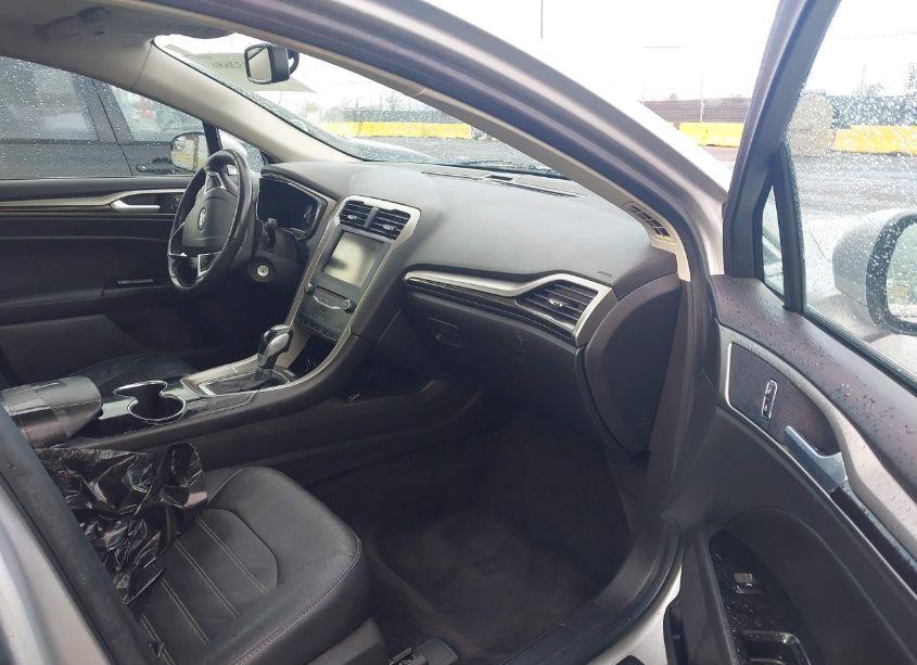 Photo 5 of 2014 Ford Fusion SE (VIN 3FA6P0HD8ER328292)