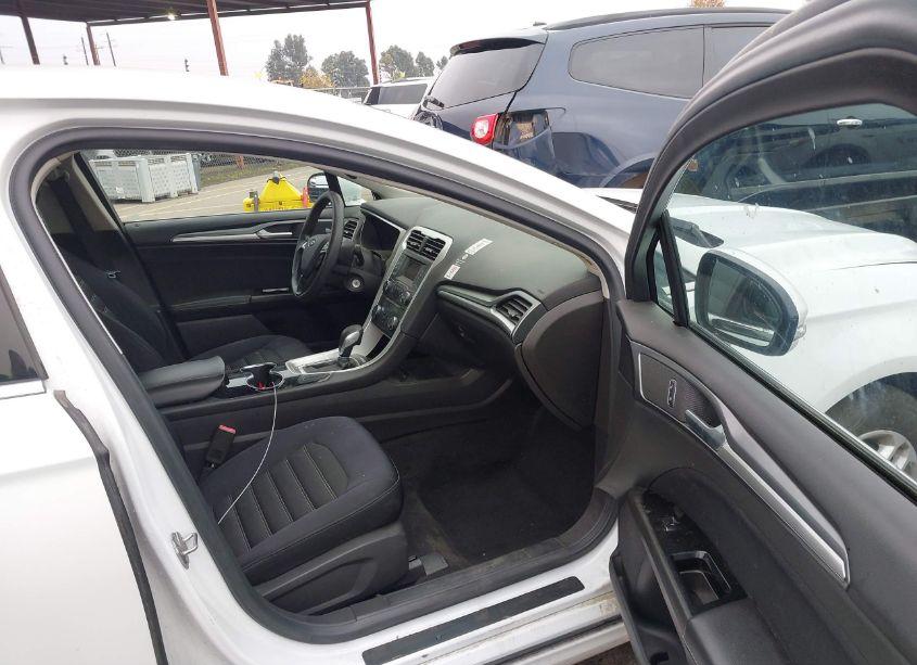 Photo 5 of 2014 Ford Fusion SE (VIN 3FA6P0HD8ER331631)
