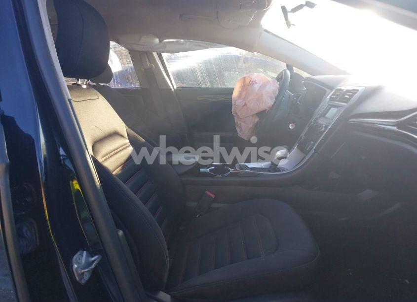 Photo 5 of 2014 Ford Fusion SE (VIN 3FA6P0HD8ER334724)