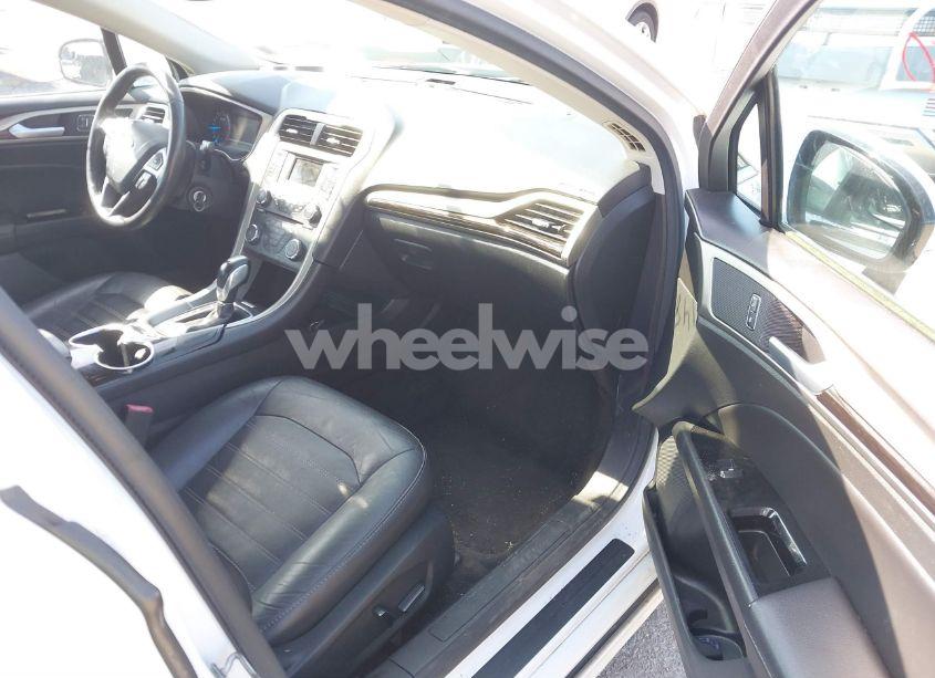 Photo 5 of 2015 Ford Fusion SE (VIN 3FA6P0HD8FR138218)