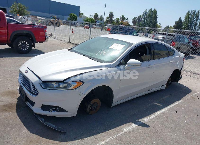 Photo 2 of 2015 Ford Fusion SE (VIN 3FA6P0HD8FR139076)
