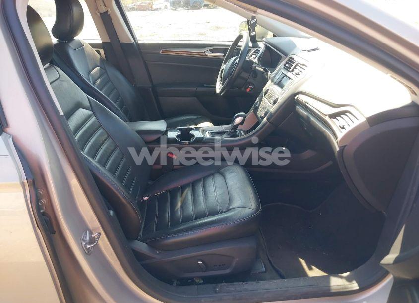 Photo 5 of 2016 Ford Fusion SE (VIN 3FA6P0HD8GR117421)