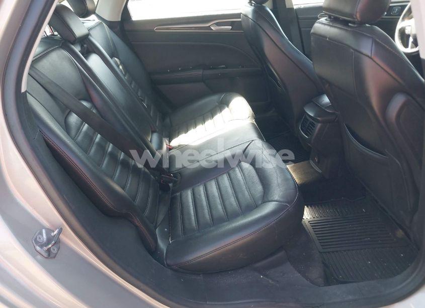 Photo 8 of 2016 Ford Fusion SE (VIN 3FA6P0HD8GR117421)