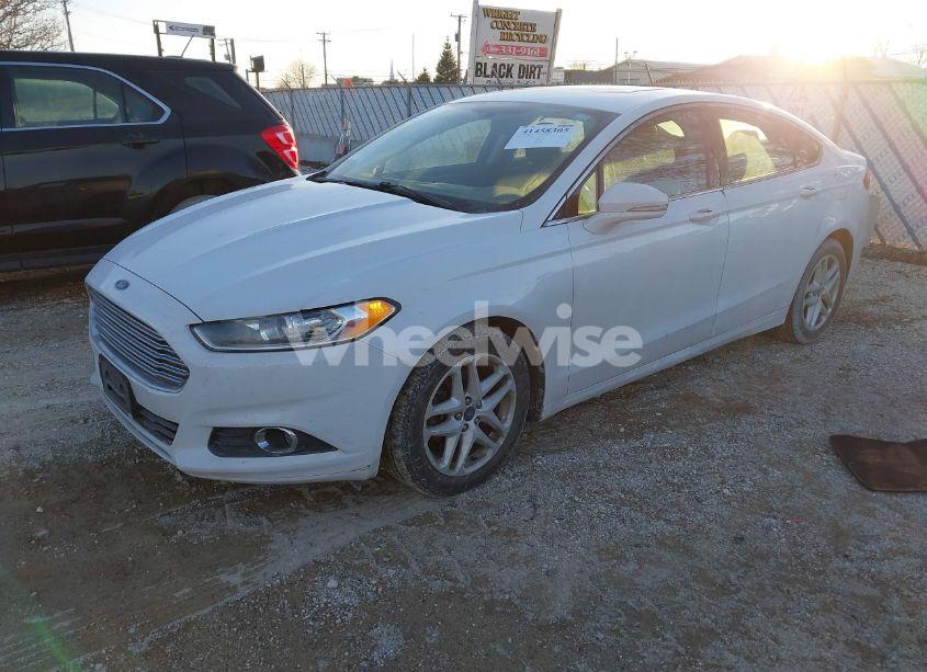 Photo 2 of 2016 Ford Fusion SE (VIN 3FA6P0HD8GR131254)