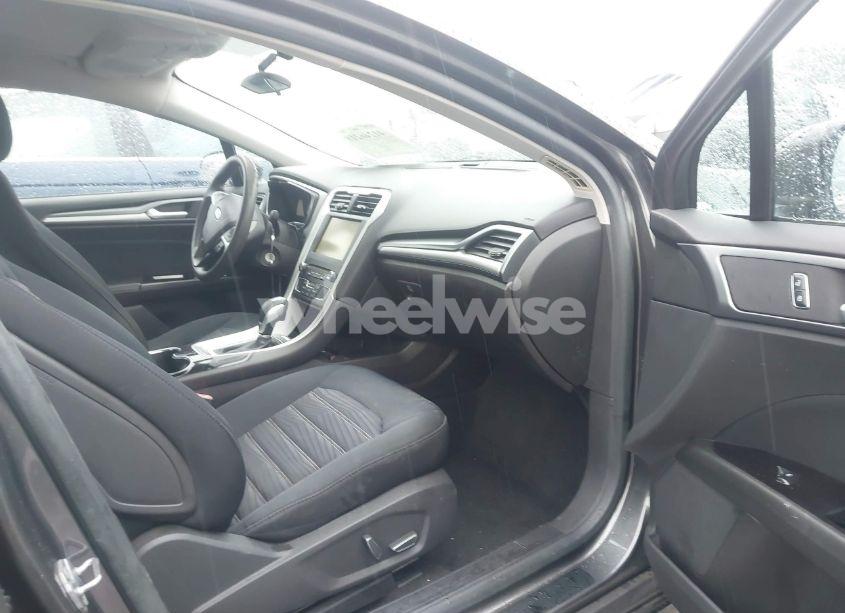 Photo 5 of 2016 Ford Fusion SE (VIN 3FA6P0HD8GR169664)