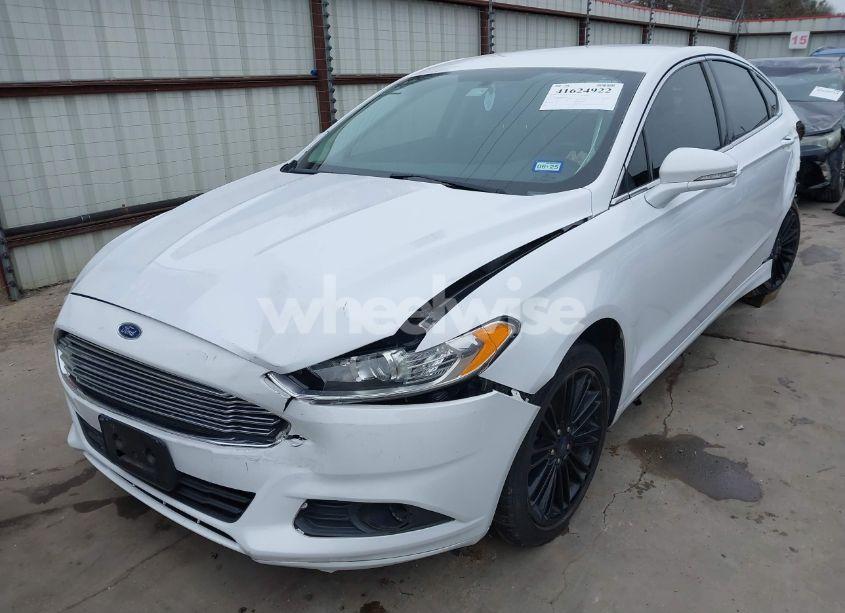 Photo 2 of 2016 Ford Fusion SE (VIN 3FA6P0HD8GR354622)