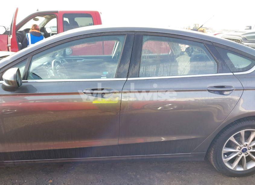 Photo 15 of 2017 Ford Fusion SE (VIN 3FA6P0HD8HR128646)