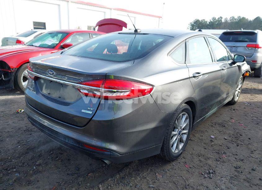 Photo 4 of 2017 Ford Fusion SE (VIN 3FA6P0HD8HR128646)