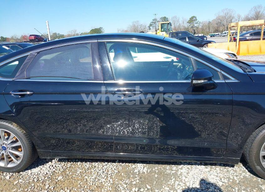 Photo 13 of 2017 Ford Fusion SE (VIN 3FA6P0HD8HR136908)