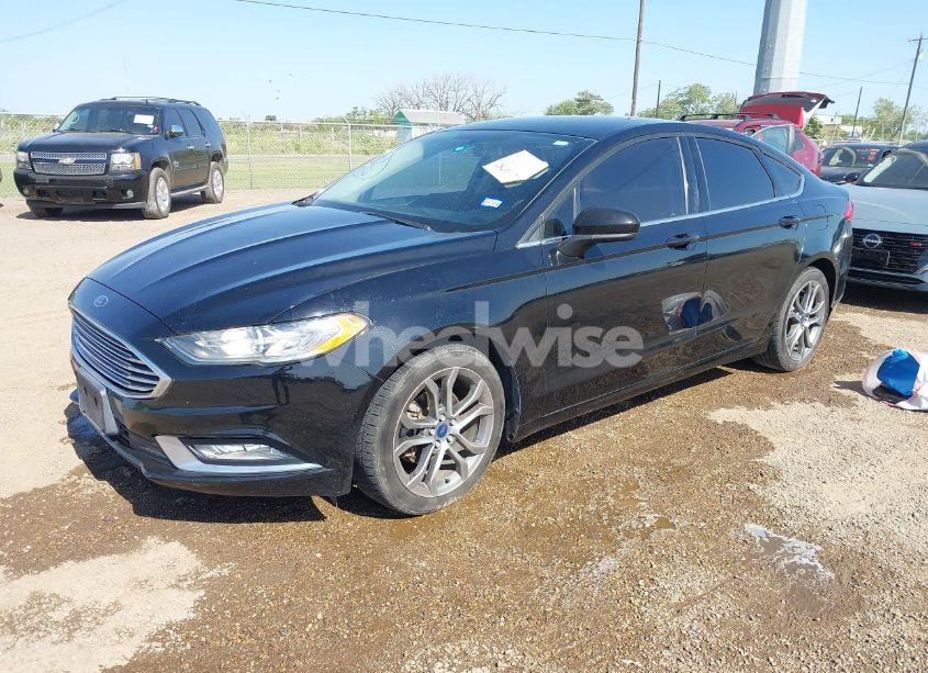 Photo 2 of 2017 Ford Fusion SE (VIN 3FA6P0HD8HR157077)