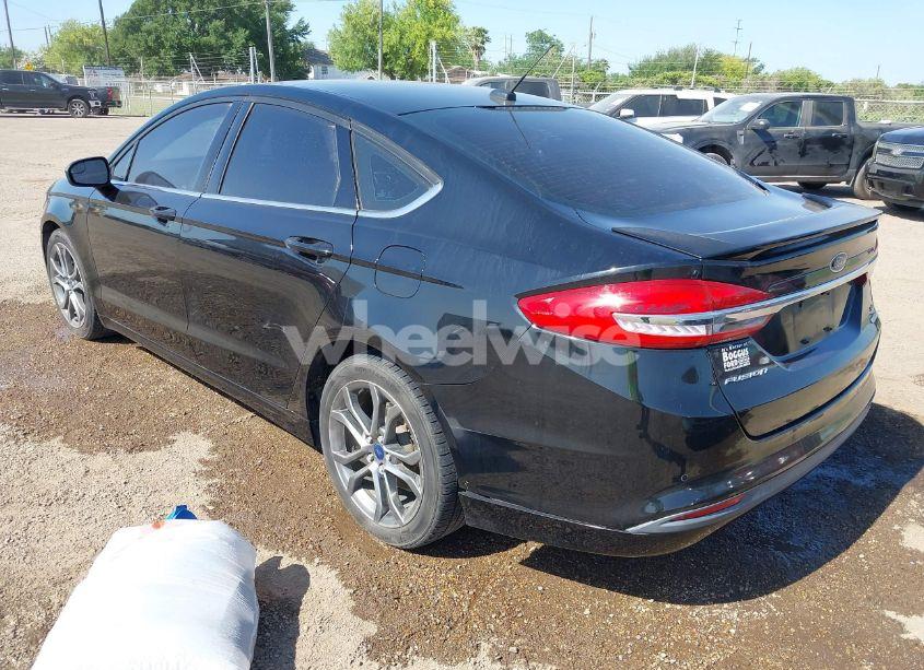 Photo 3 of 2017 Ford Fusion SE (VIN 3FA6P0HD8HR157077)