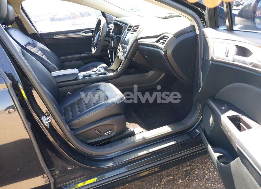 Photo 5 of 2017 Ford Fusion SE (VIN 3FA6P0HD8HR157077)