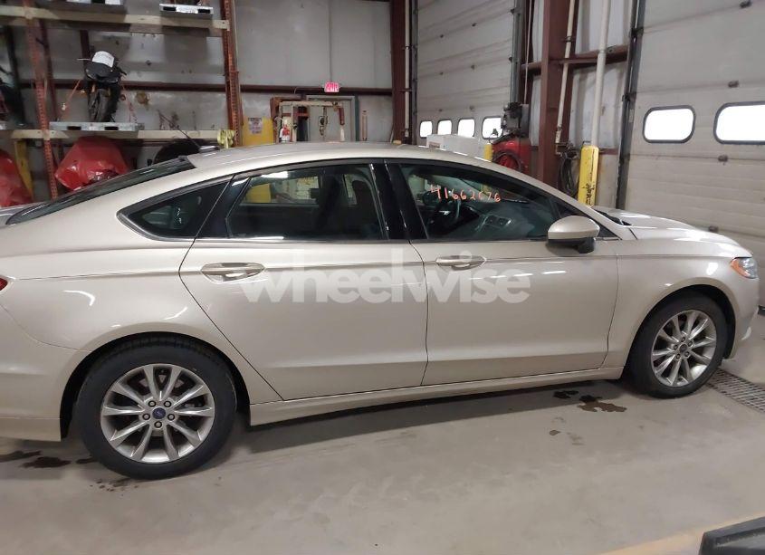 Photo 13 of 2017 Ford Fusion SE (VIN 3FA6P0HD8HR213437)
