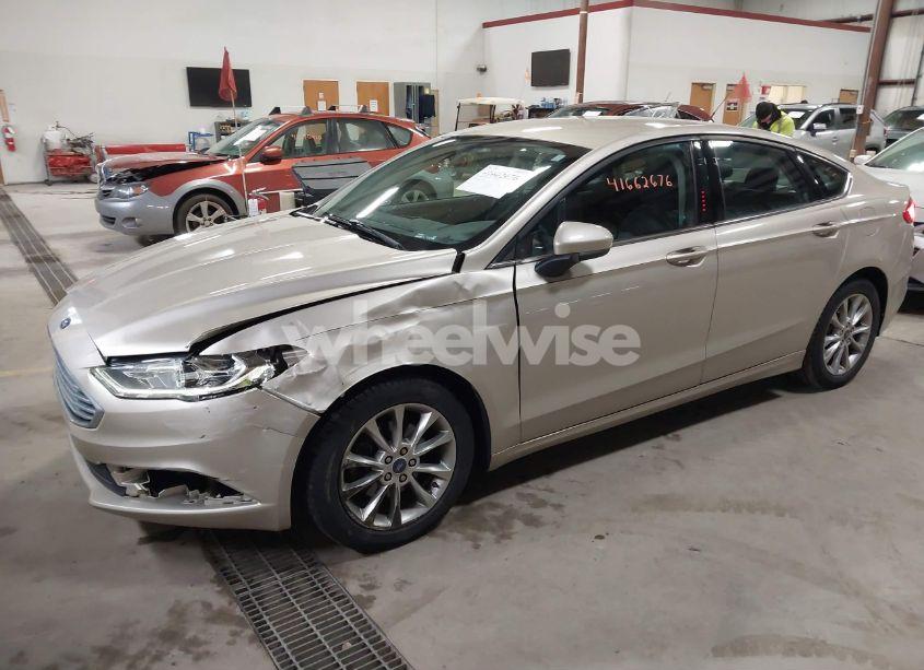 Photo 2 of 2017 Ford Fusion SE (VIN 3FA6P0HD8HR213437)