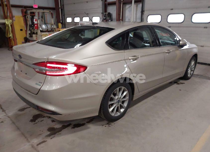 Photo 4 of 2017 Ford Fusion SE (VIN 3FA6P0HD8HR213437)