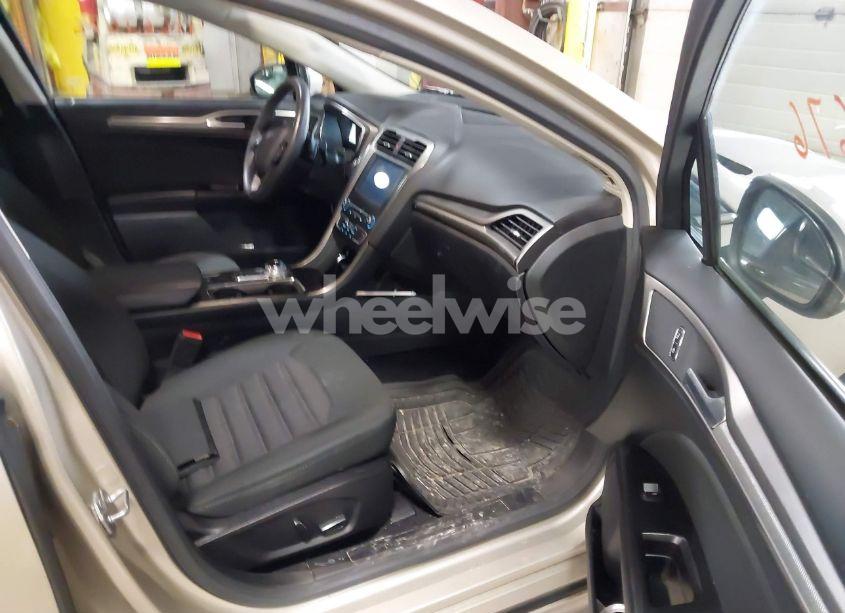 Photo 5 of 2017 Ford Fusion SE (VIN 3FA6P0HD8HR213437)