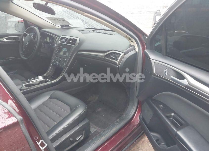 Photo 5 of 2017 Ford Fusion SE (VIN 3FA6P0HD8HR371745)