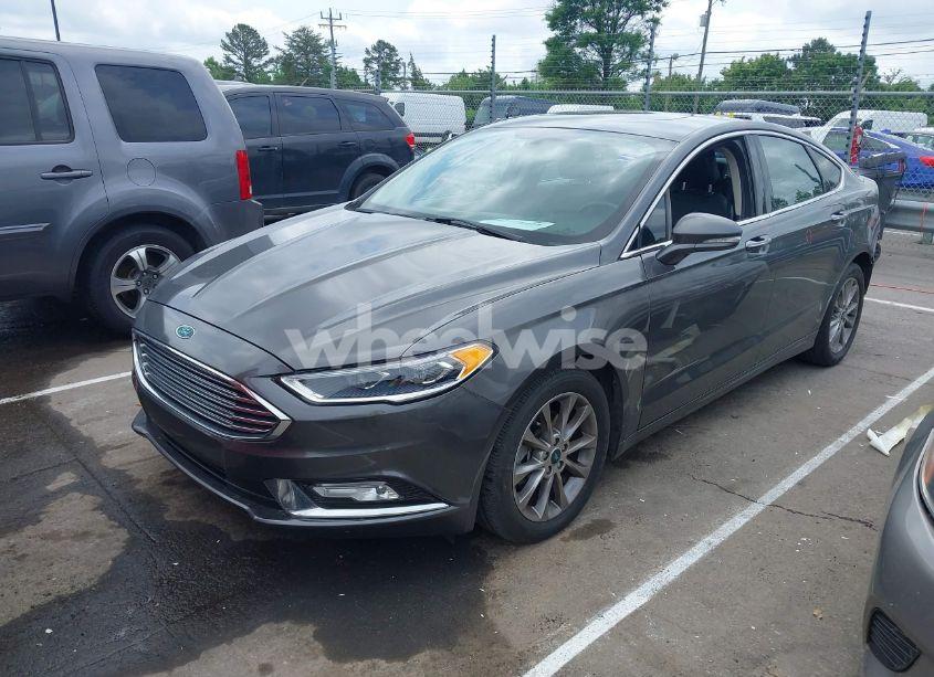 Photo 2 of 2017 Ford Fusion SE (VIN 3FA6P0HD8HR405649)