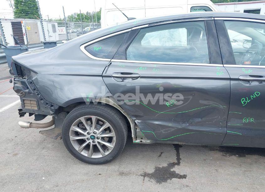 Photo 6 of 2017 Ford Fusion SE (VIN 3FA6P0HD8HR405649)