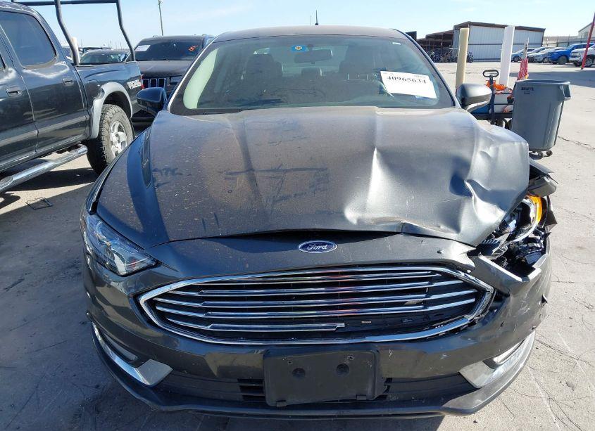 Photo 12 of 2018 Ford Fusion SE (VIN 3FA6P0HD8JR153973)