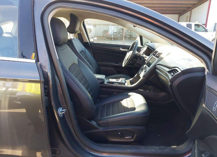 Photo 5 of 2018 Ford Fusion SE (VIN 3FA6P0HD8JR153973)