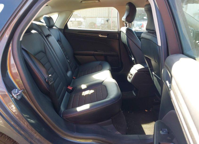 Photo 8 of 2018 Ford Fusion SE (VIN 3FA6P0HD8JR153973)