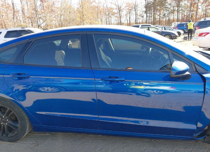 Photo 13 of 2018 Ford Fusion SE (VIN 3FA6P0HD8JR156503)