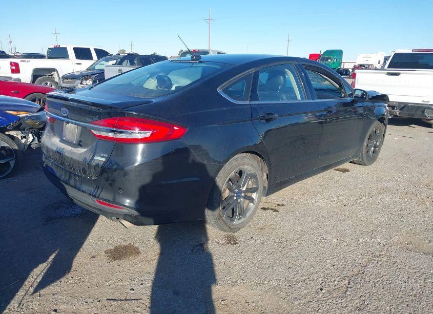 Photo 4 of 2018 Ford Fusion SE (VIN 3FA6P0HD8JR167632)