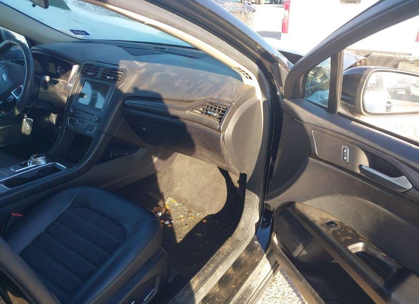 Photo 5 of 2018 Ford Fusion SE (VIN 3FA6P0HD8JR167632)