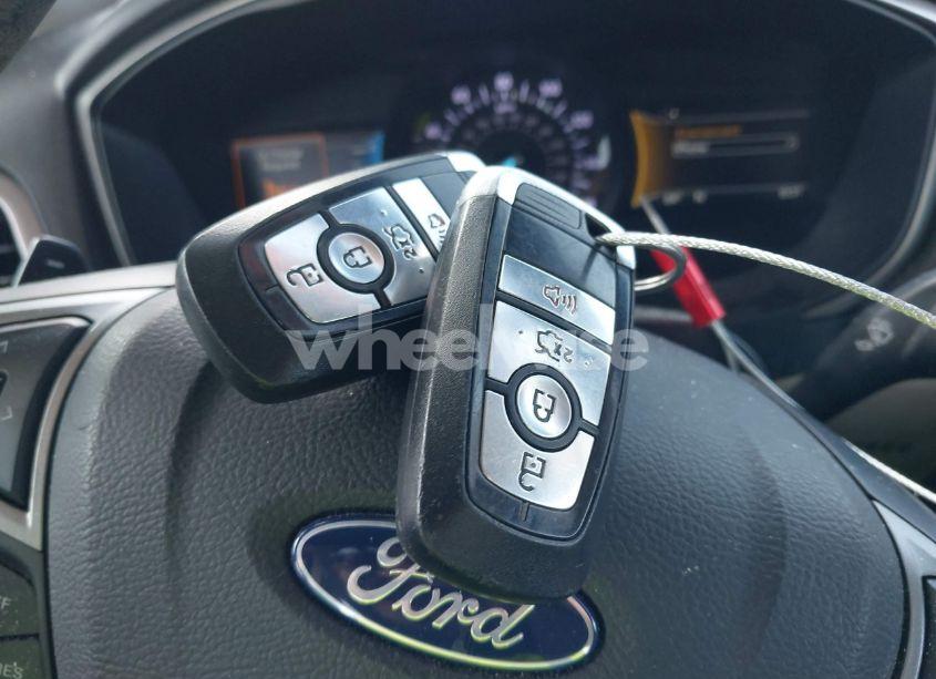 Photo 11 of 2018 Ford Fusion SE (VIN 3FA6P0HD8JR201052)