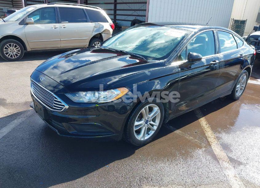 Photo 2 of 2018 Ford Fusion SE (VIN 3FA6P0HD8JR205134)
