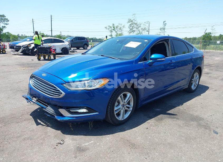 Photo 2 of 2018 Ford Fusion SE (VIN 3FA6P0HD8JR212634)