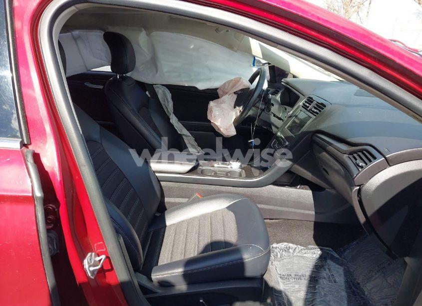 Photo 5 of 2018 Ford Fusion SE (VIN 3FA6P0HD8JR218238)