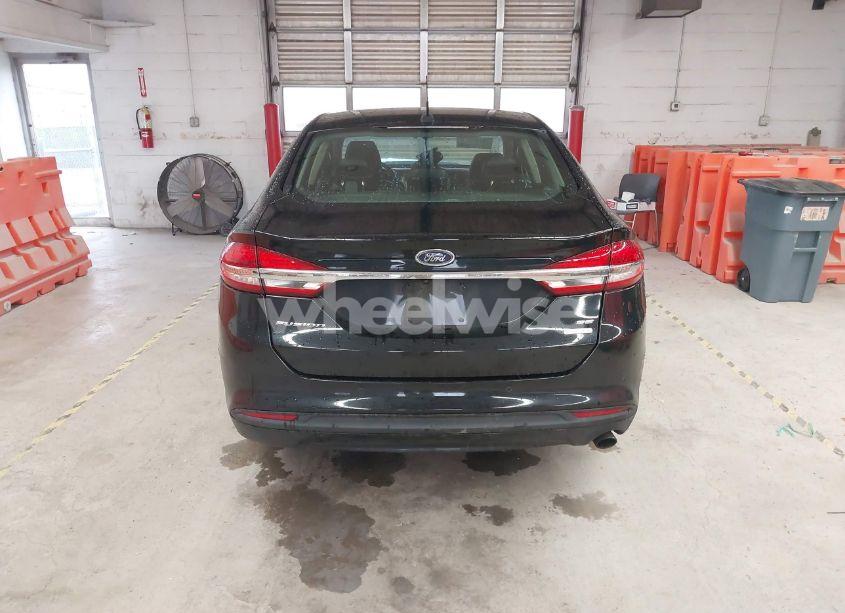 Photo 16 of 2018 Ford Fusion SE (VIN 3FA6P0HD8JR228199)