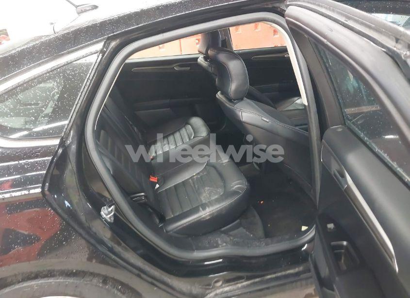 Photo 8 of 2018 Ford Fusion SE (VIN 3FA6P0HD8JR228199)