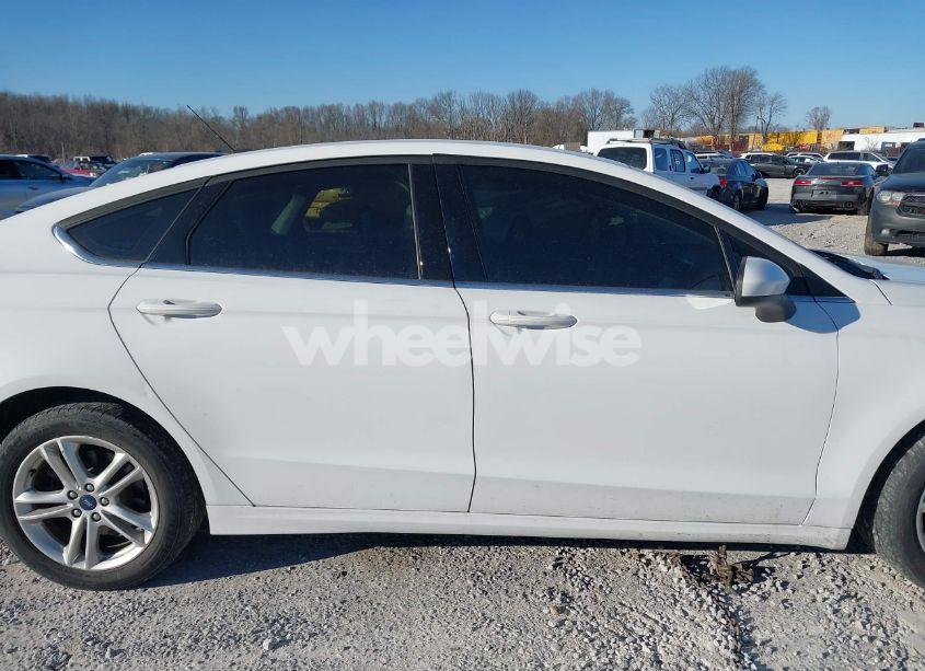 Photo 13 of 2018 Ford Fusion SE (VIN 3FA6P0HD8JR228882)